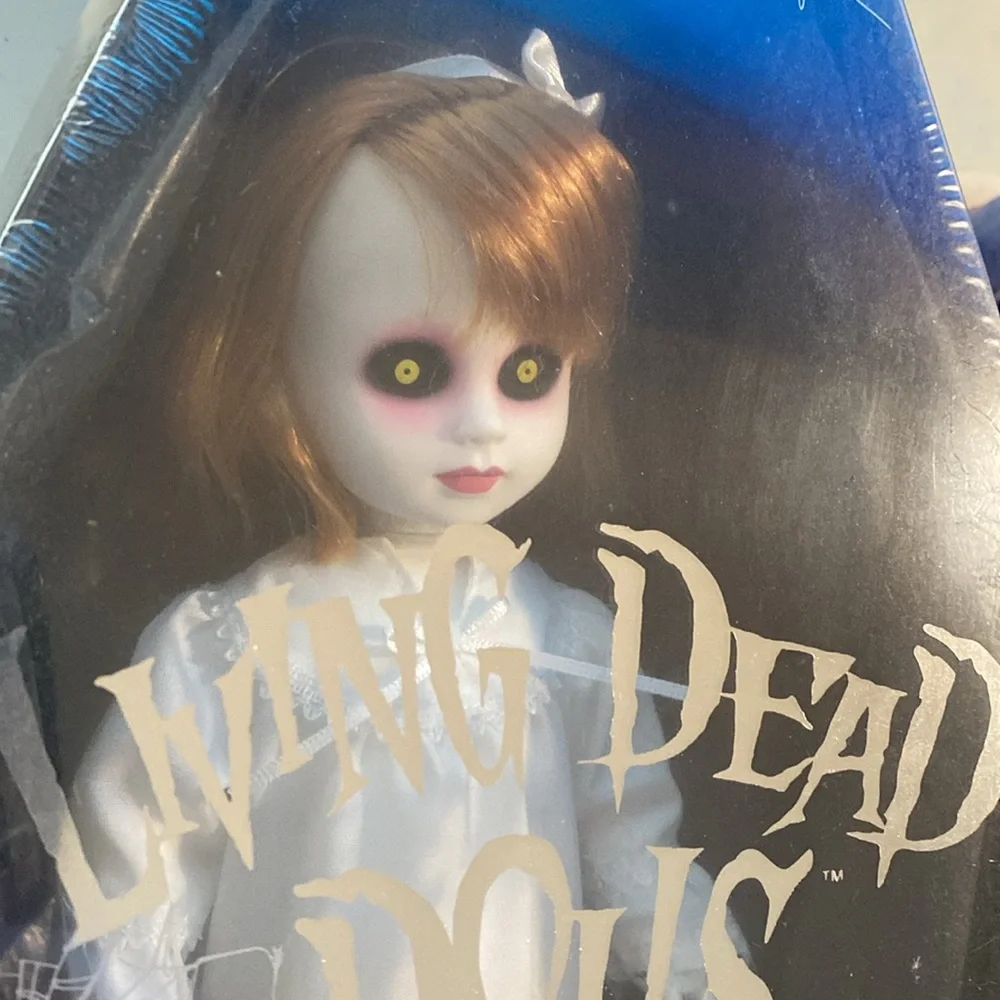 Living Dead Dolls She Who Walks The Night